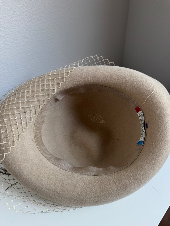 Vintage Mr. John Beige Brown Wool Felt Feather Veiled Hat Fascinator